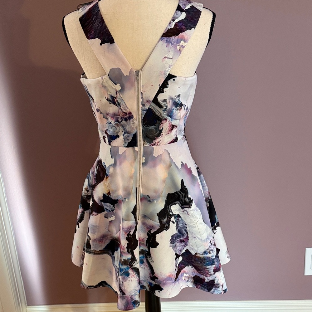 Stylestalker Abstract Print Mini Dress - Picture 5 of 7